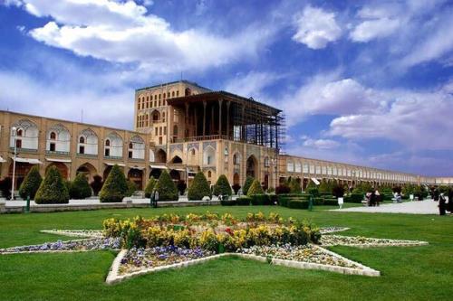 هوای اصفهان در بیست و پنجمین روز بهار سالم می باشد
