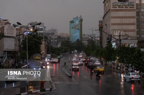 اخطار هواشناسی نسبت به رگبار و رعد و برق و آبگرفتگی معابر تهران