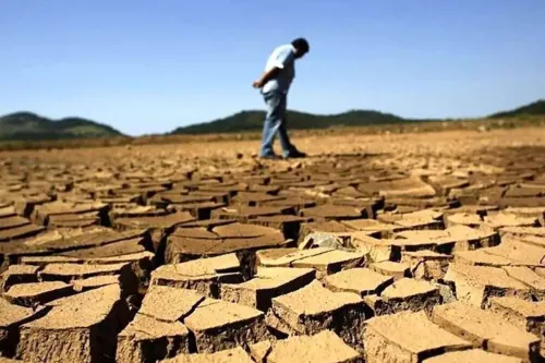 احمدی نژاد نتوانست یک وزارت خانه منتقل کند چه برسد تخلیه تهران